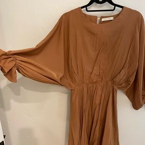 Mustardy/rusty colored batwing dress - size small